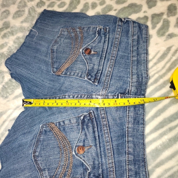 Decree jean shorts sz 3 juniors excellent condition. - Picture 6 of 7